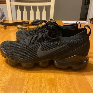 Nike air vapormax fly knit 3.0 triple black.SZ 9.5